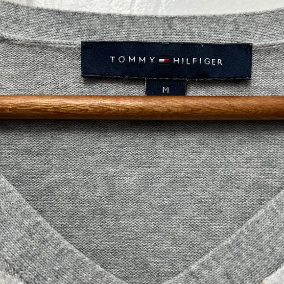 Tommy Hilfiger Argyle V-Neck Sweater (Grey, White and Gold) - Picture 2 of 3